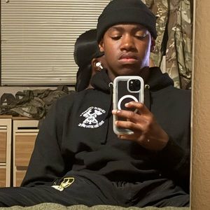 Meet your Posher, Lino